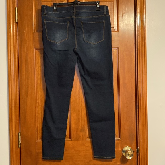 Vanilla Star Mid Rise Jeggings - Picture 2 of 4